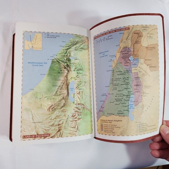 Holy Bible New Living Translation Red Letter Gift & Award Edition Tyndale 1997 - Picture 11 of 11